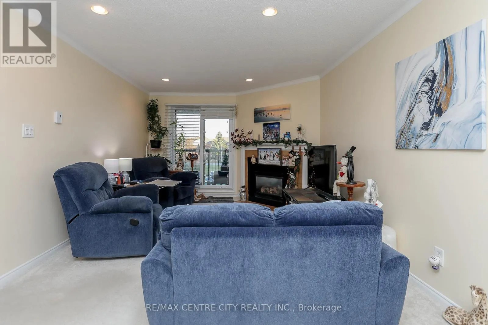 311 - 440 WELLINGTON STREET, #311