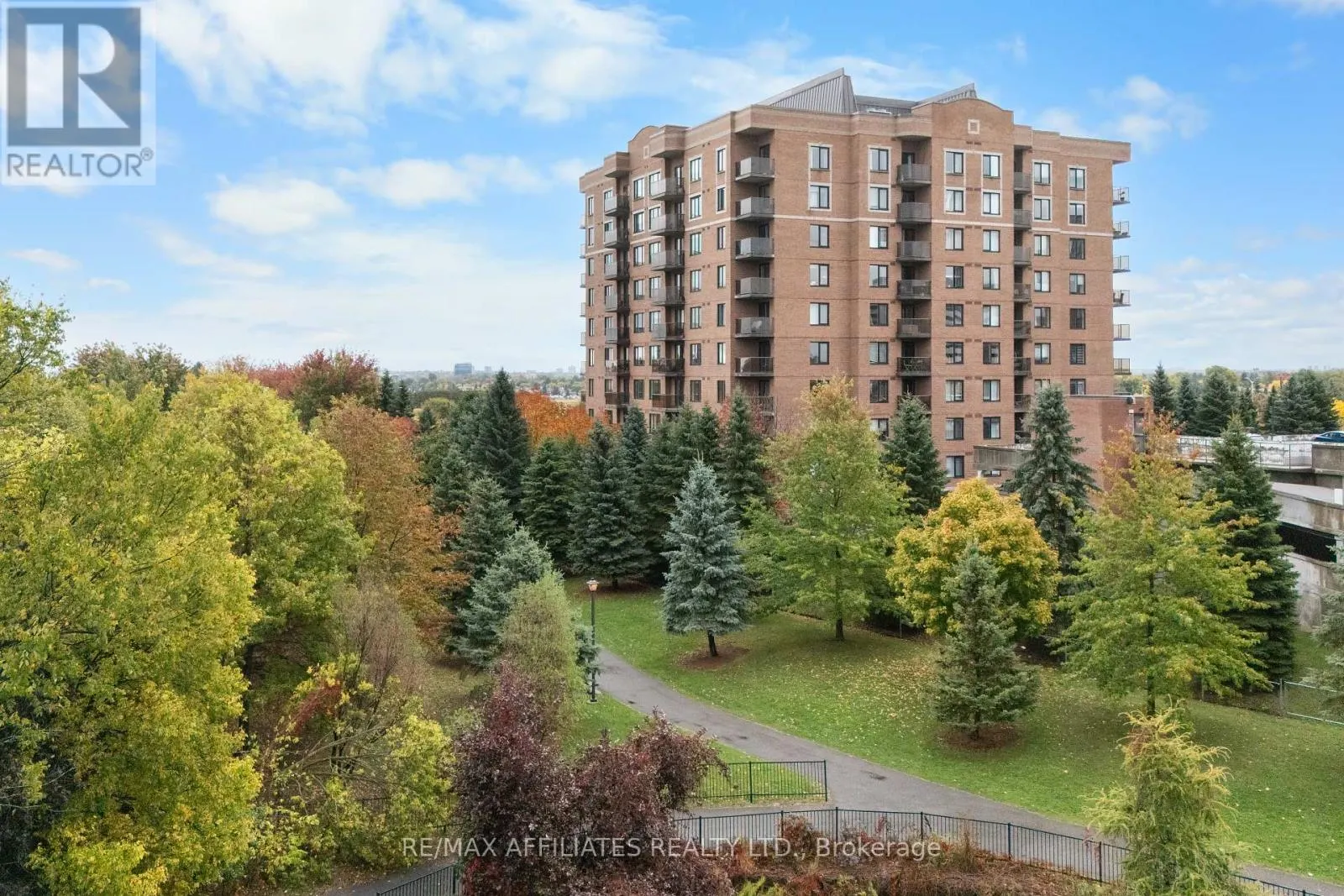 1004 - 314 CENTRAL PARK DRIVE