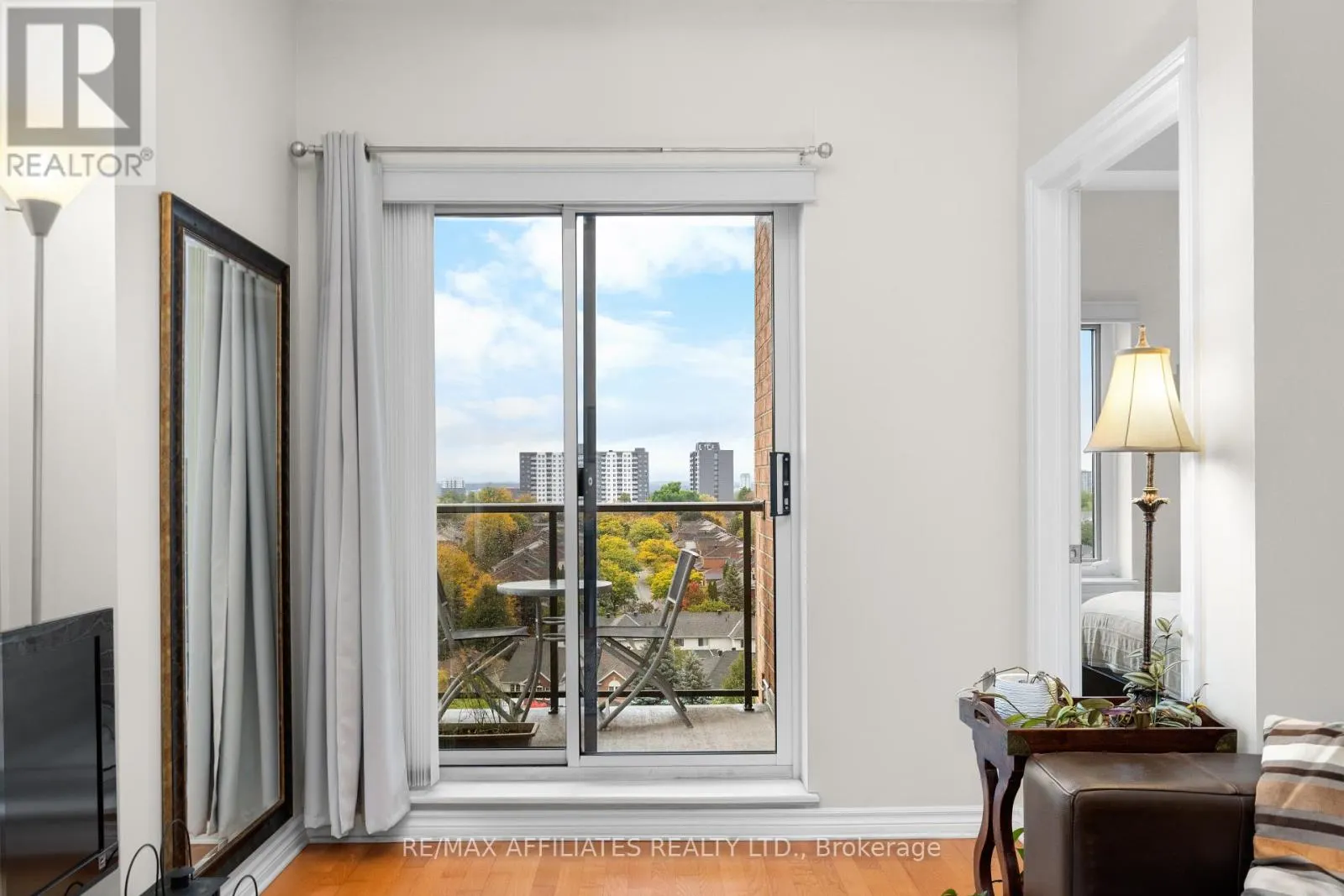 1004 - 314 CENTRAL PARK DRIVE