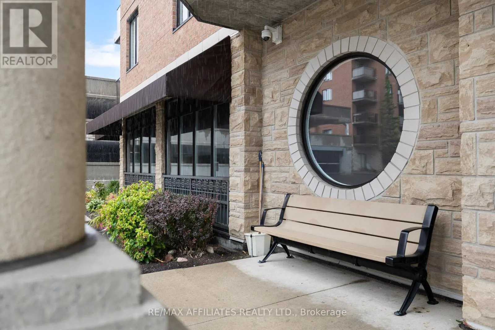 1004 - 314 CENTRAL PARK DRIVE
