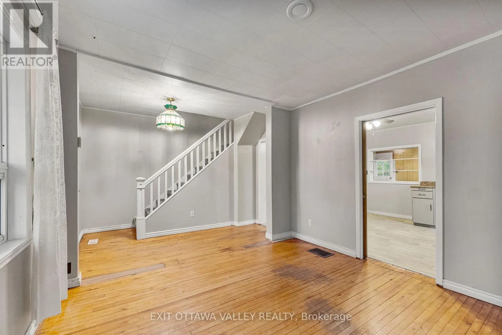 48 NEEDHAM STREET