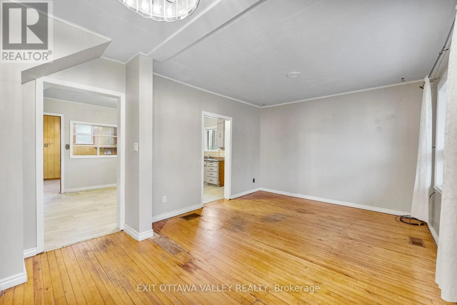 48 NEEDHAM STREET