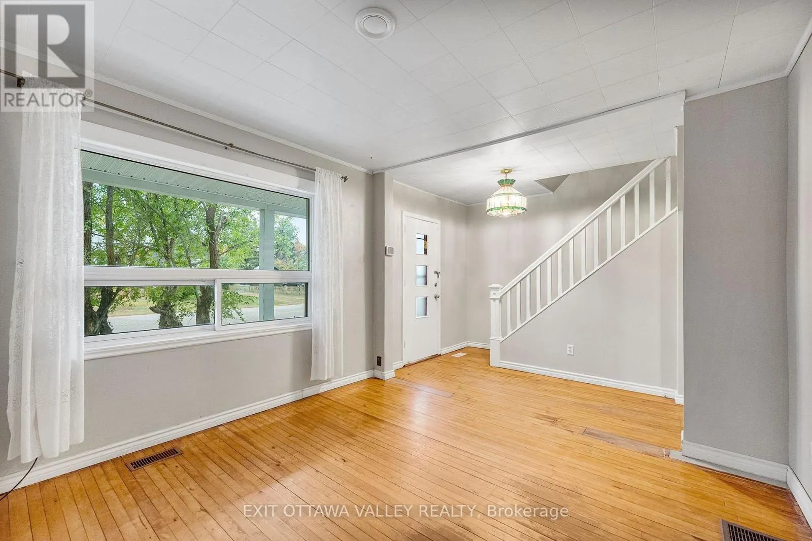 48 NEEDHAM STREET