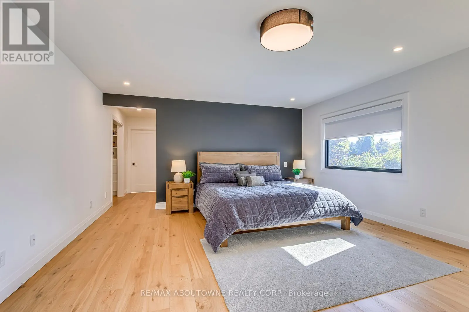 54 DEERVIEW AVENUE