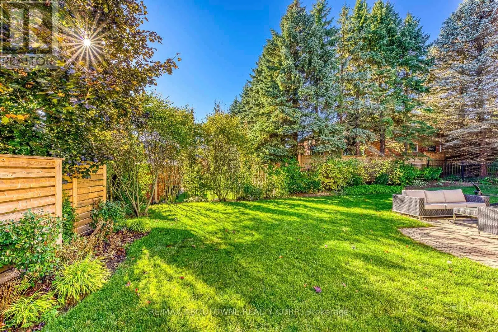 54 DEERVIEW AVENUE