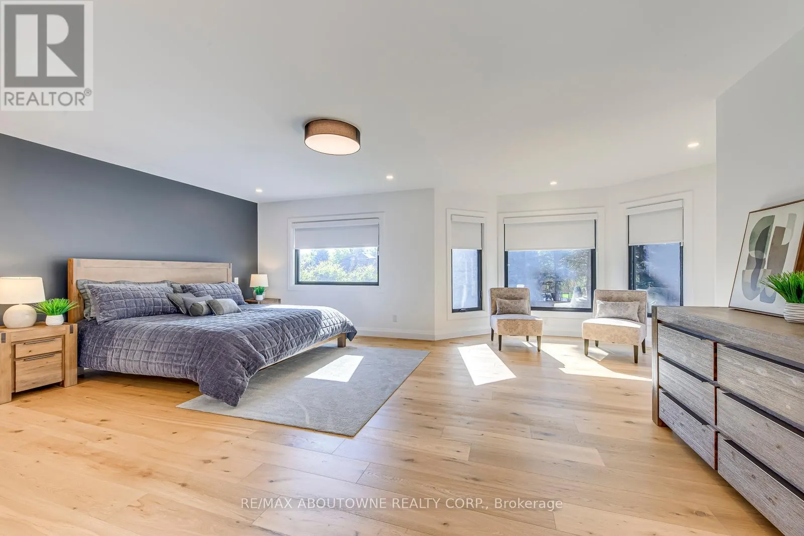 54 DEERVIEW AVENUE