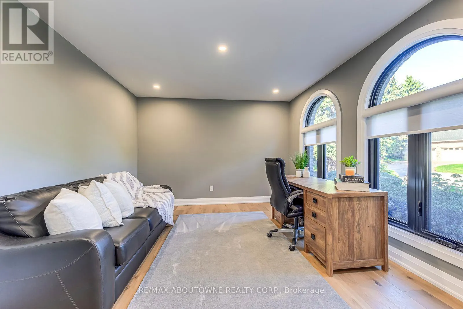 54 DEERVIEW AVENUE
