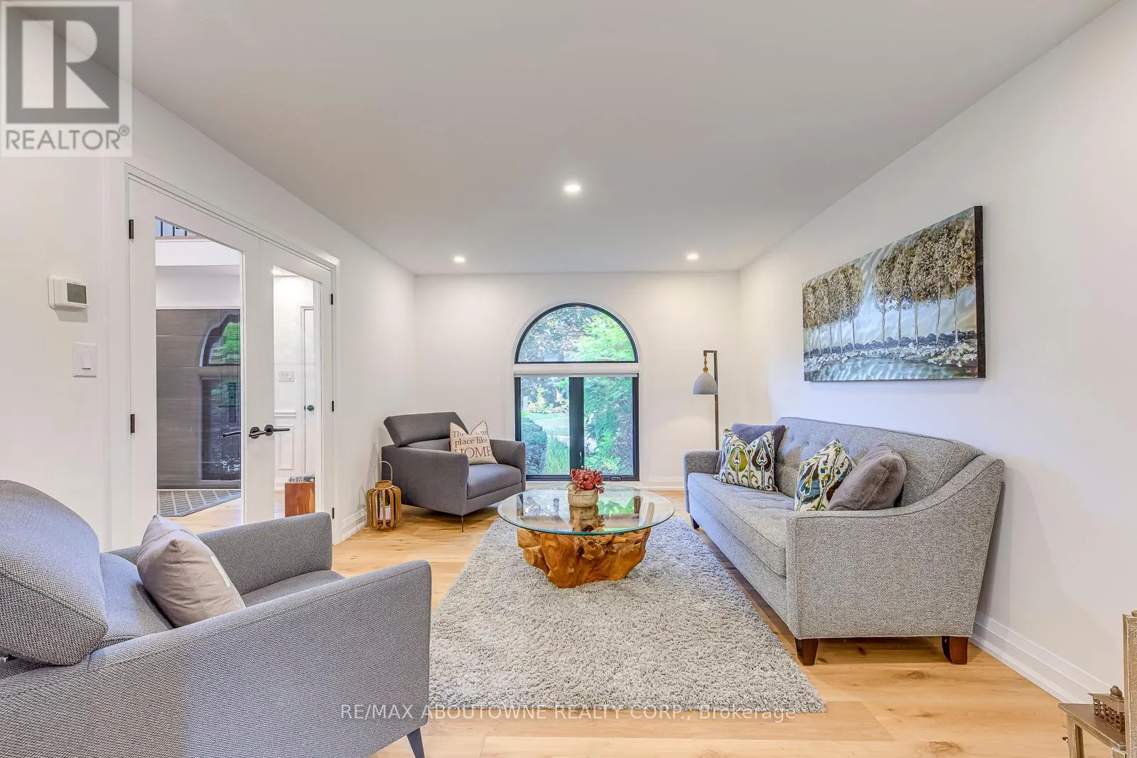 54 DEERVIEW AVENUE