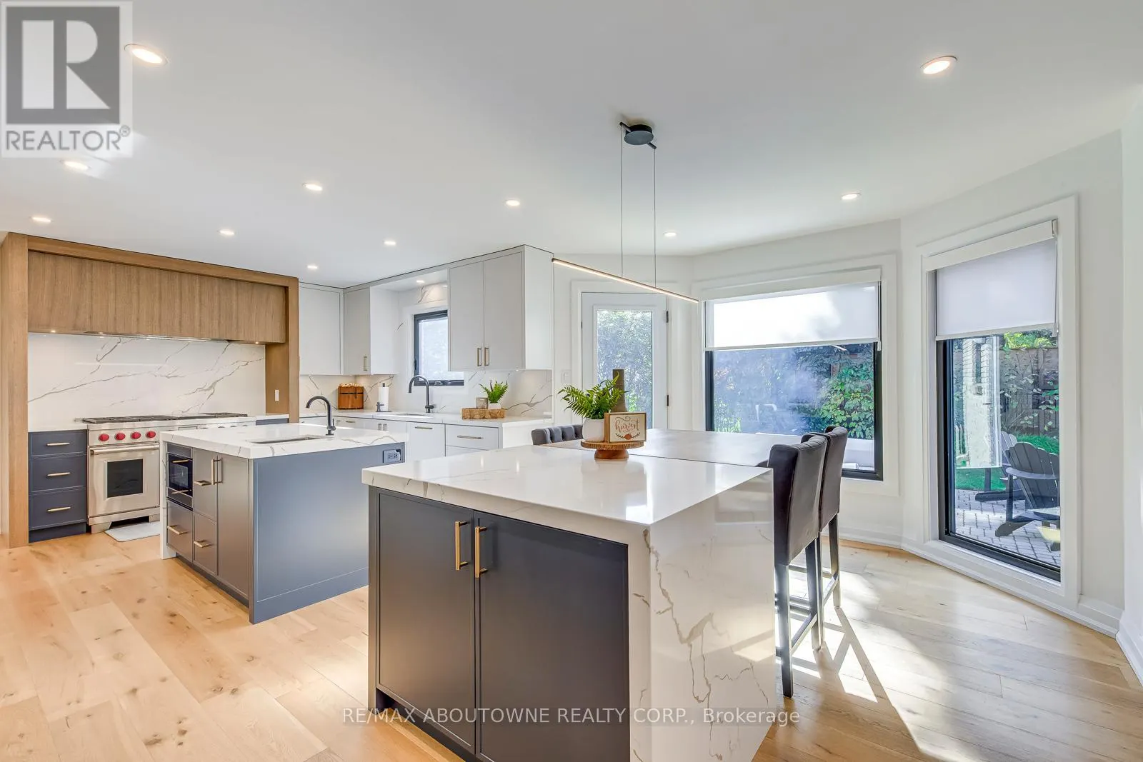 54 DEERVIEW AVENUE
