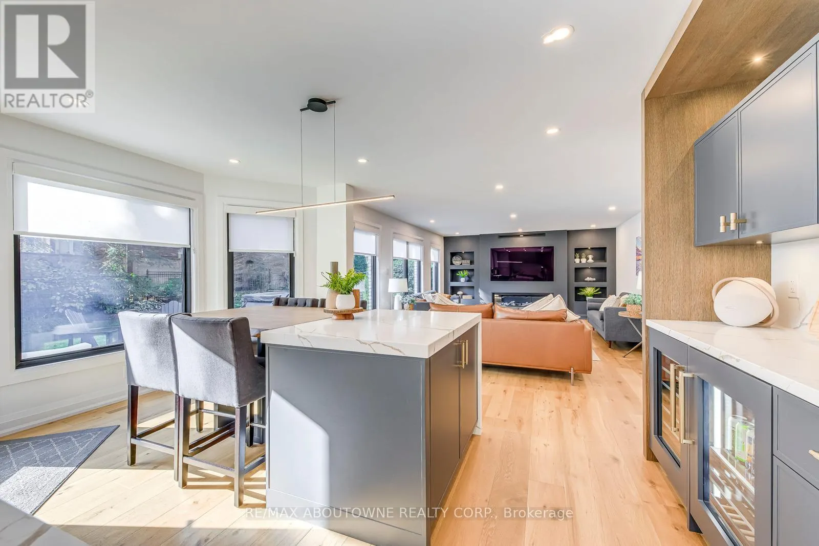 54 DEERVIEW AVENUE