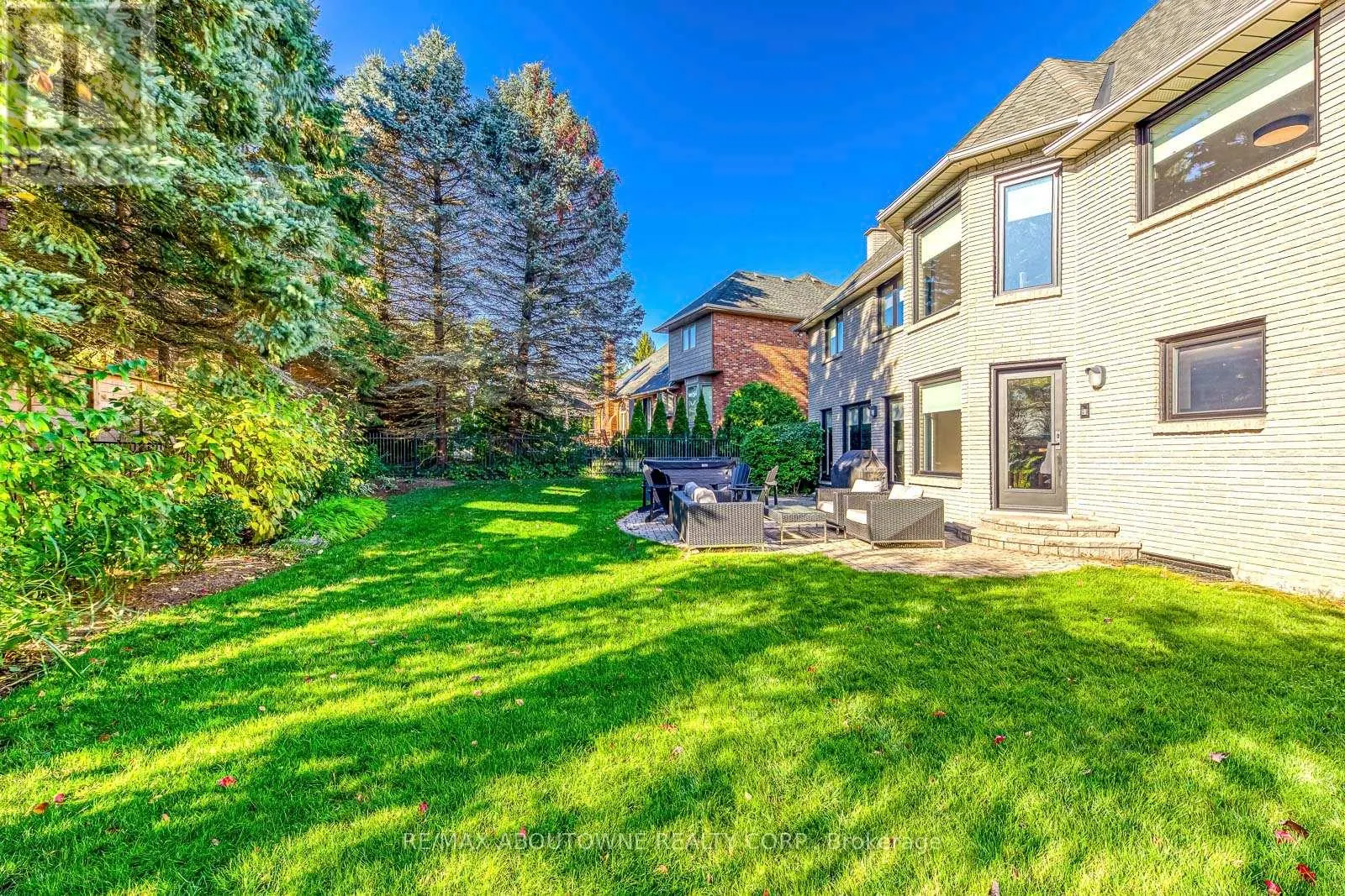 54 DEERVIEW AVENUE