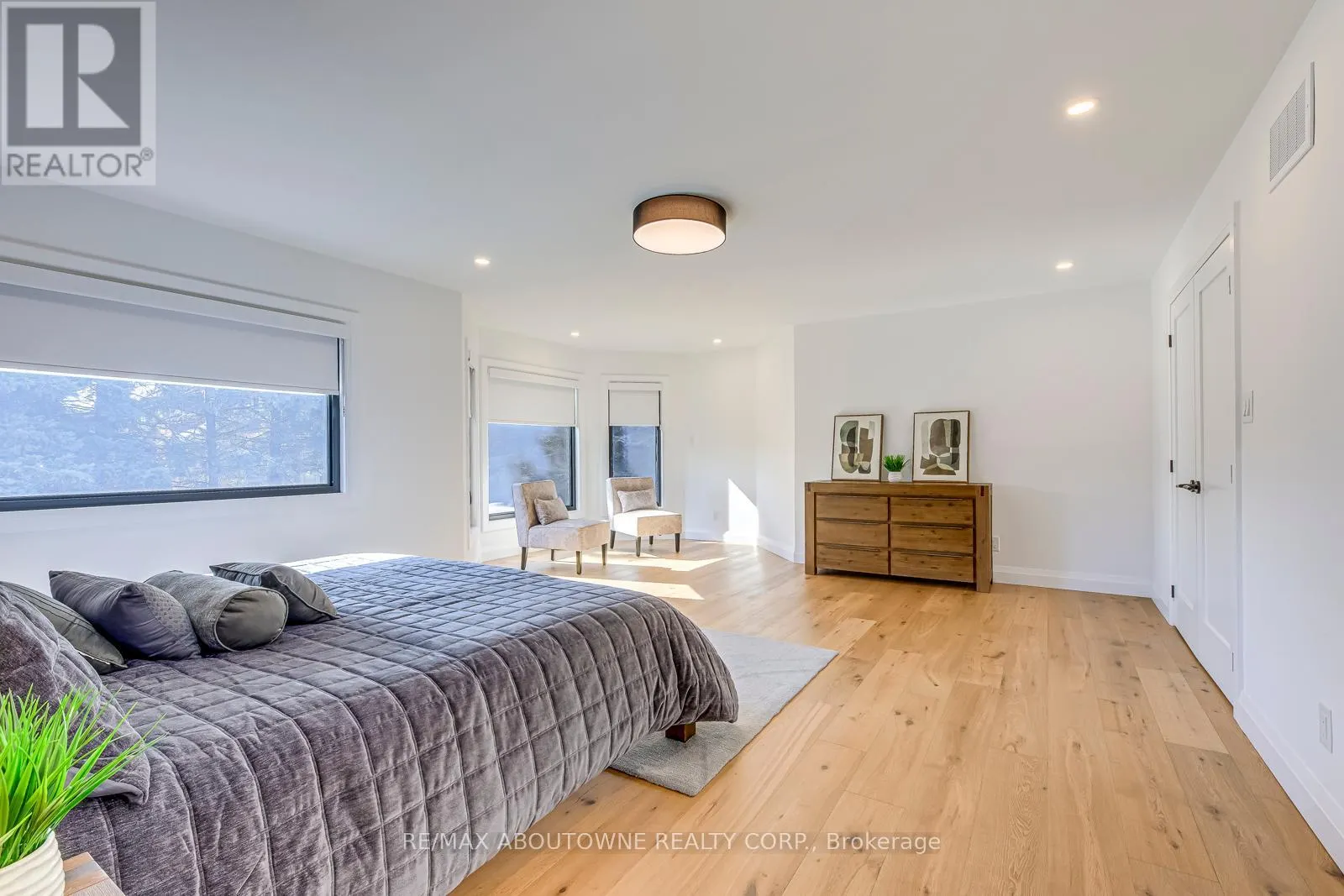 54 DEERVIEW AVENUE