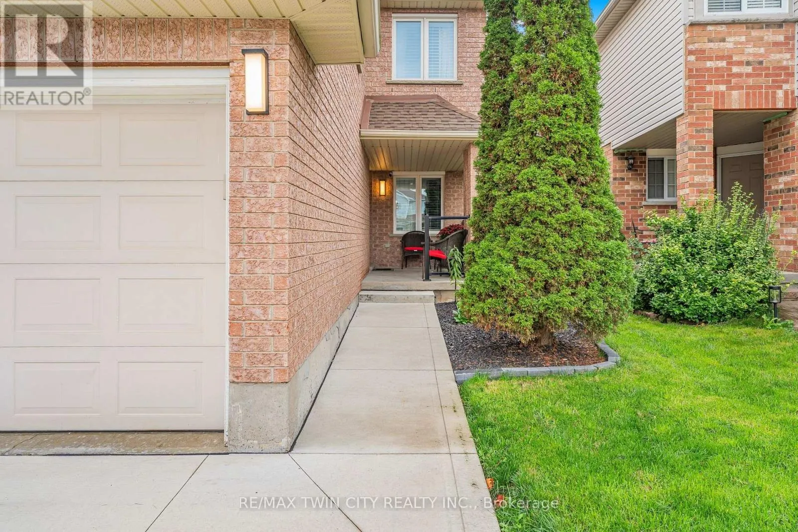 19 MARL MEADOW DRIVE