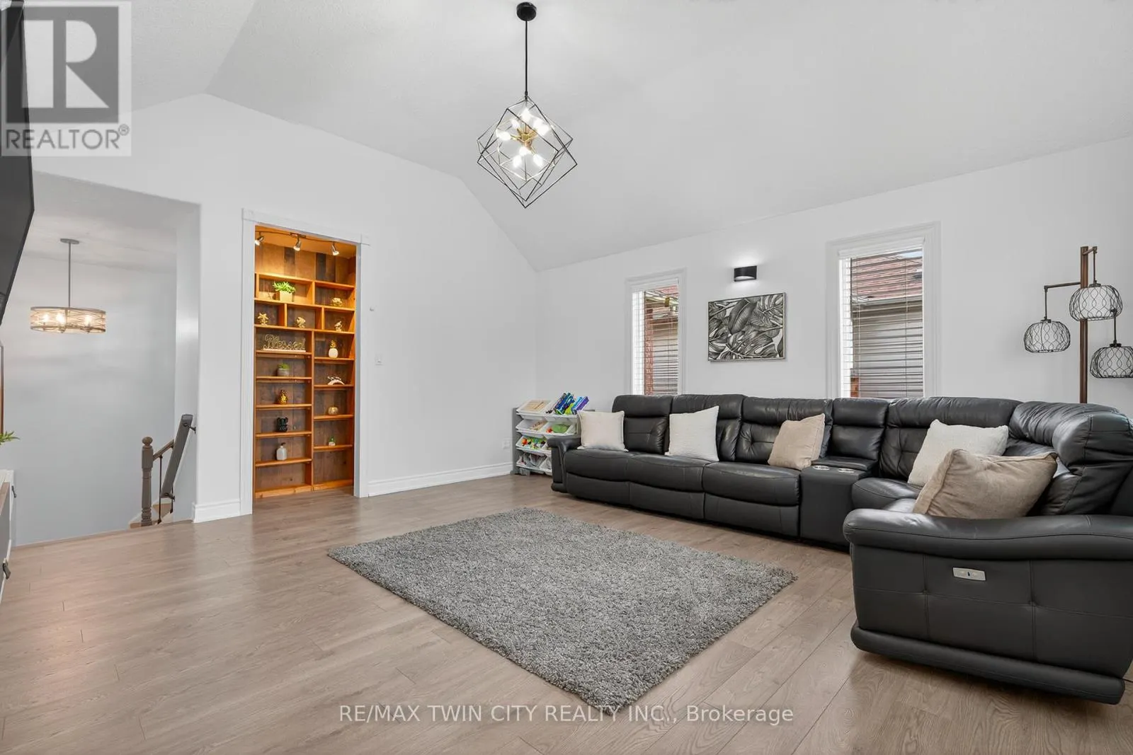 19 MARL MEADOW DRIVE