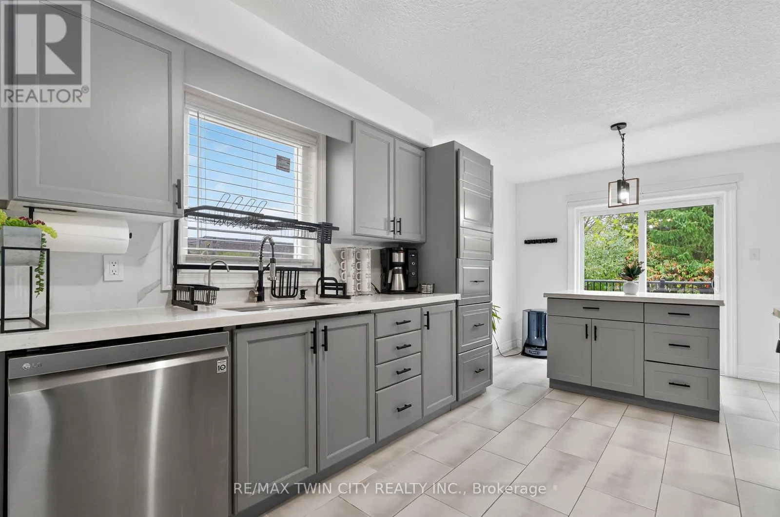 19 MARL MEADOW DRIVE
