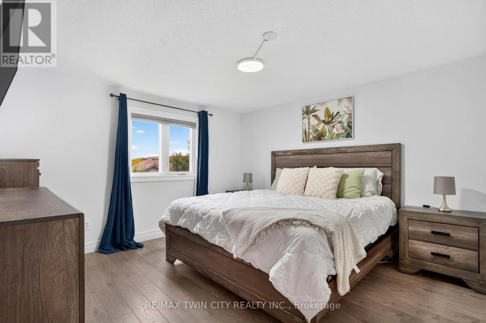 19 MARL MEADOW DRIVE