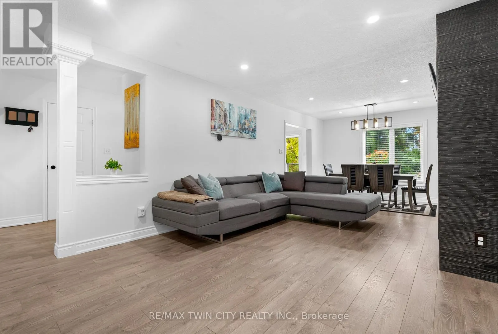 19 MARL MEADOW DRIVE