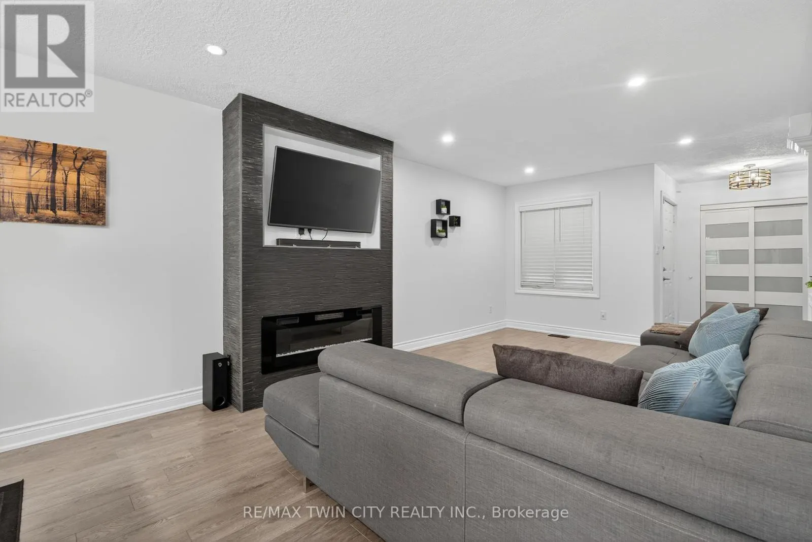 19 MARL MEADOW DRIVE