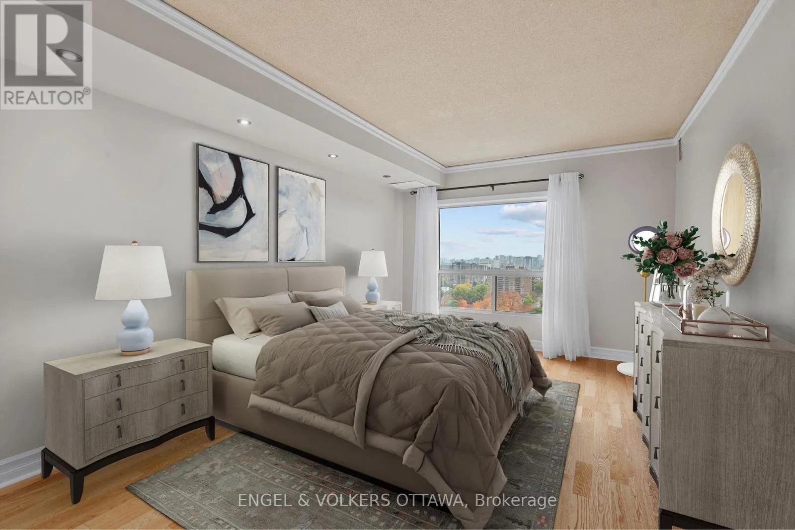 1604 - 545 ST LAURENT BOULEVARD