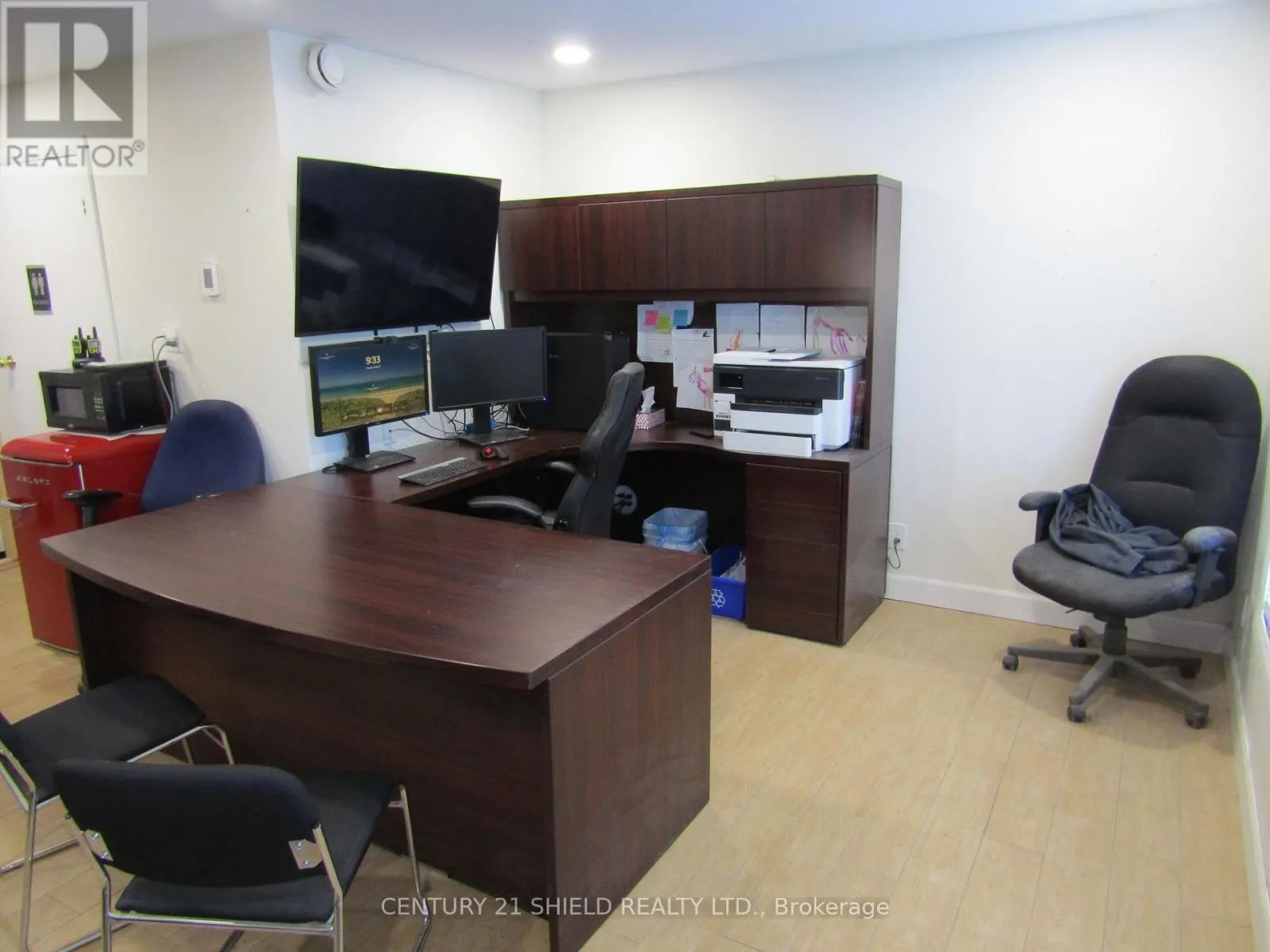 238 NINTH STREET W