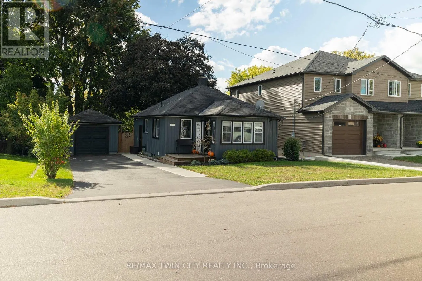 92 SOVEREIGN STREET W