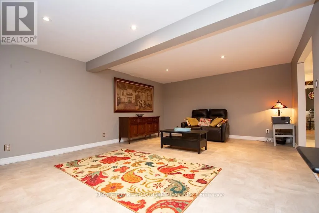 176 ELGIN STREET