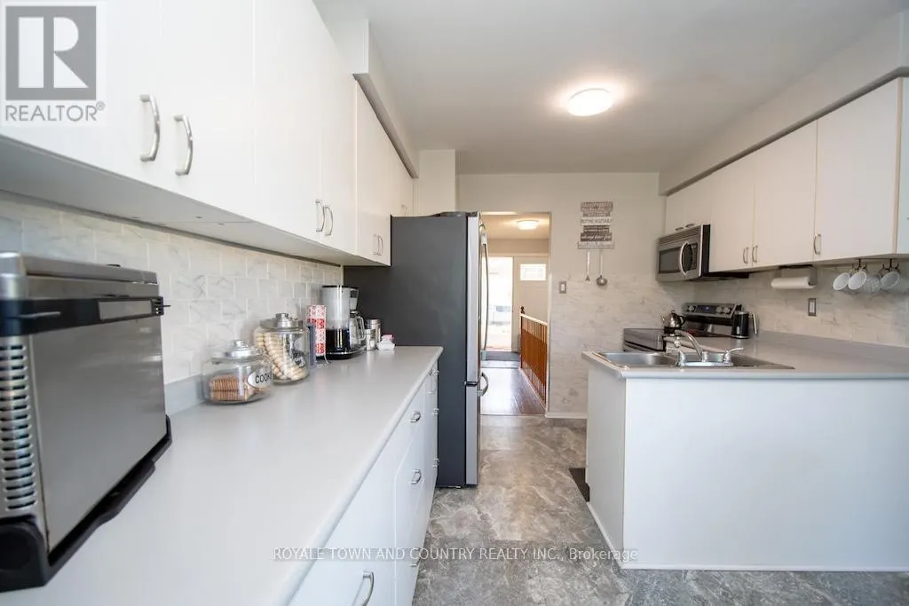 176 ELGIN STREET