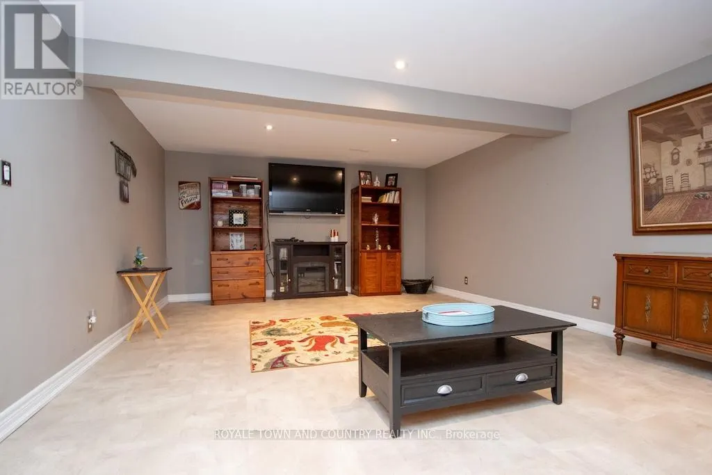 176 ELGIN STREET