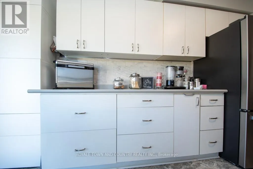 176 ELGIN STREET