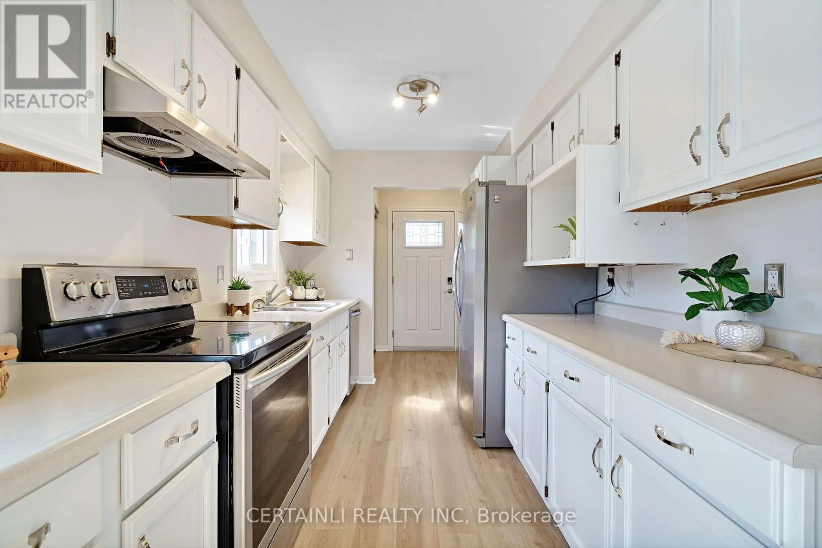 108 SUNDRIDGE CRESCENT