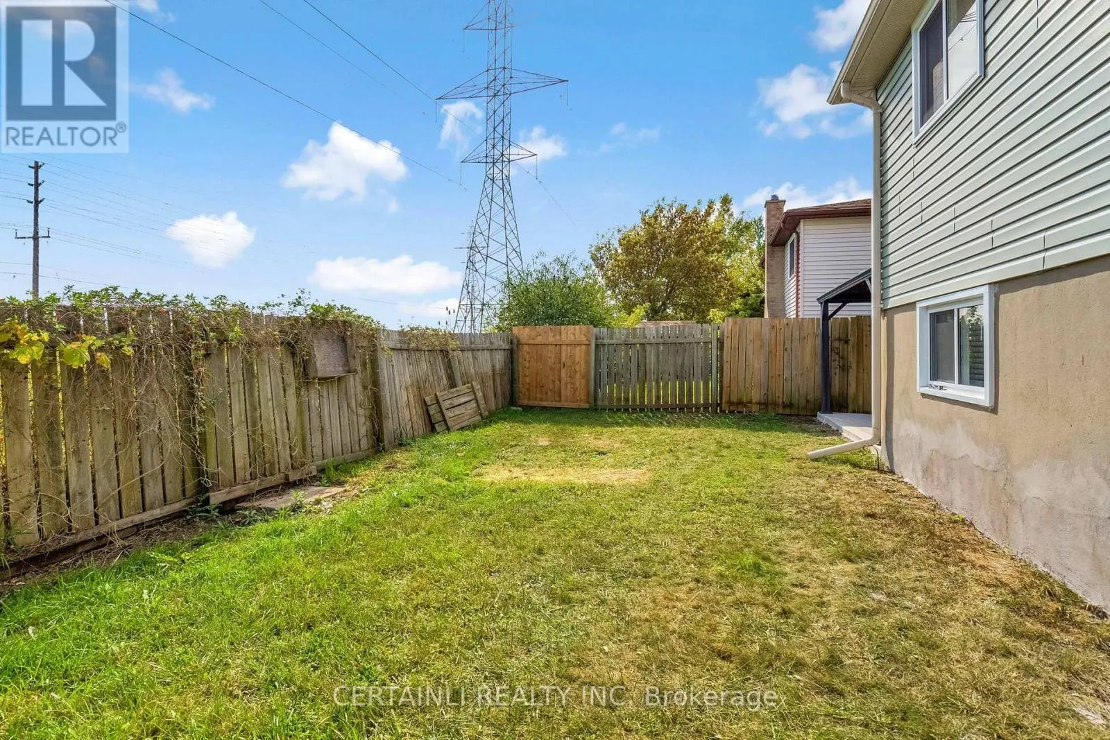 108 SUNDRIDGE CRESCENT