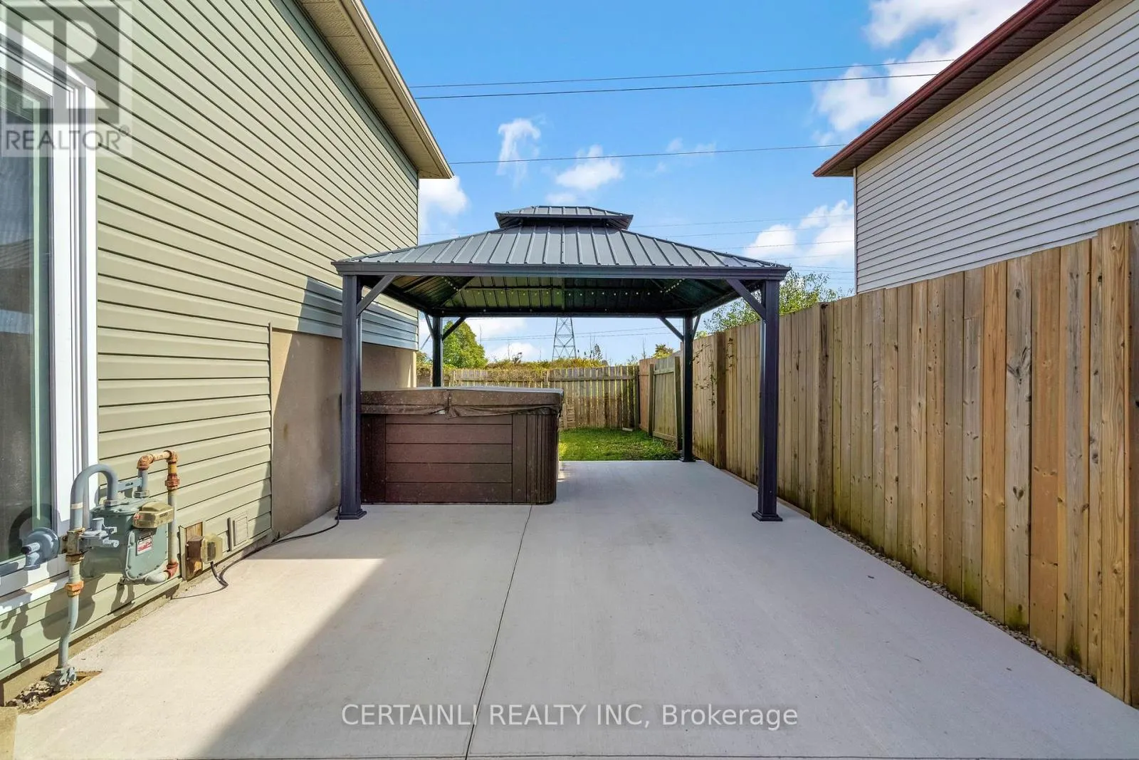 108 SUNDRIDGE CRESCENT