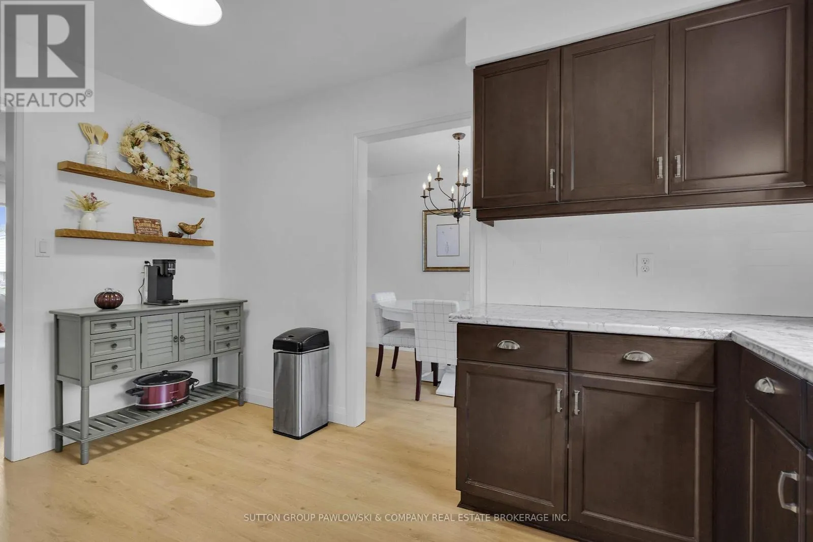30 LEGER AVENUE