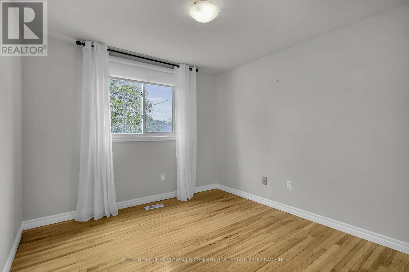30 LEGER AVENUE