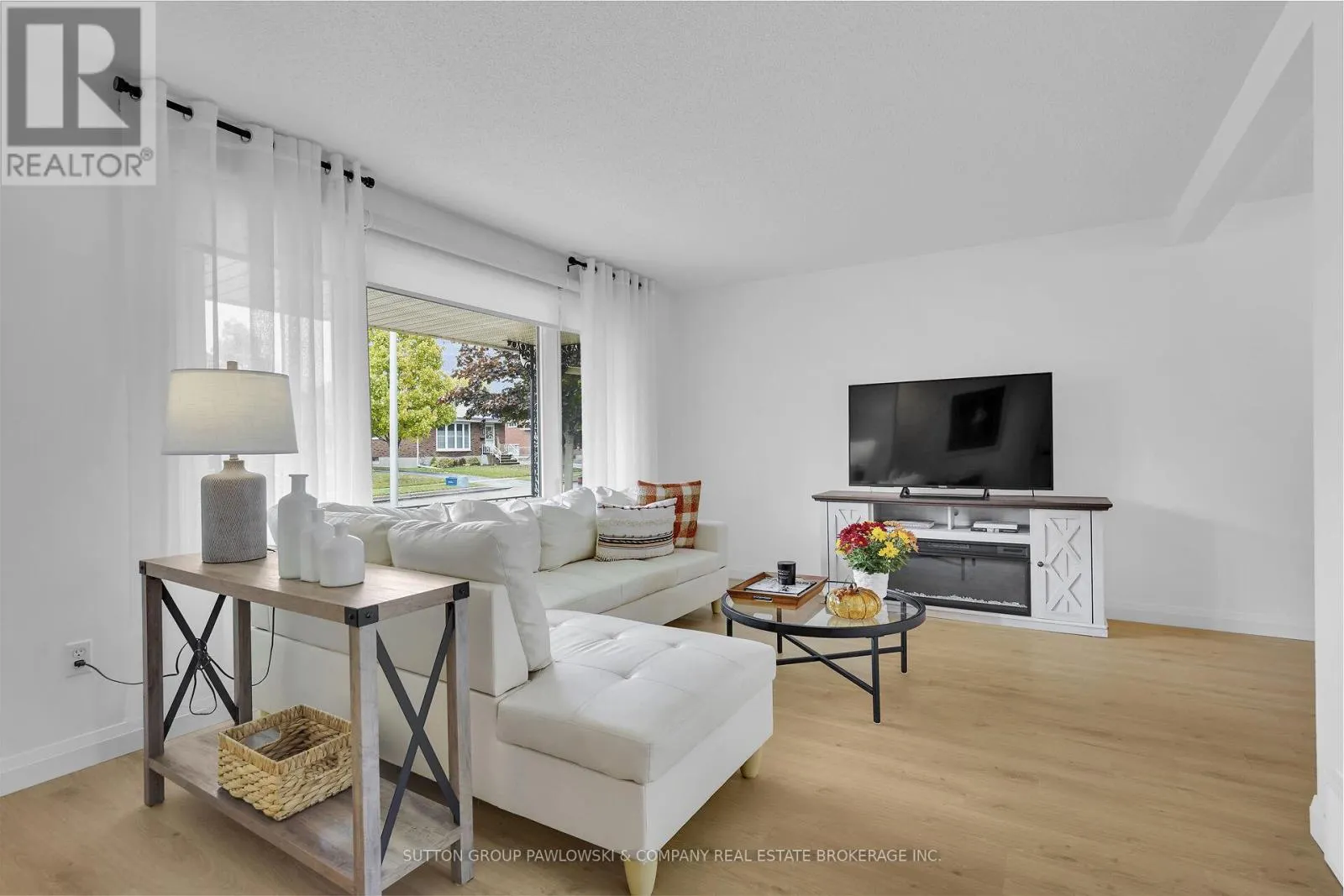 30 LEGER AVENUE