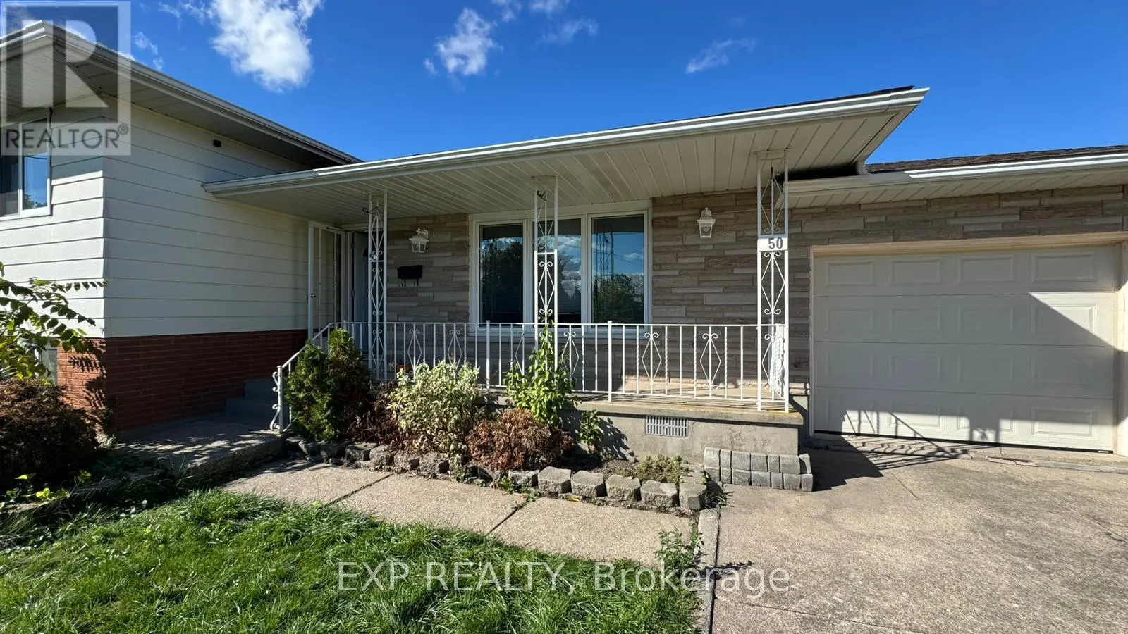 UPPER - 50 SUNNYLEA DRIVE, #Upper
