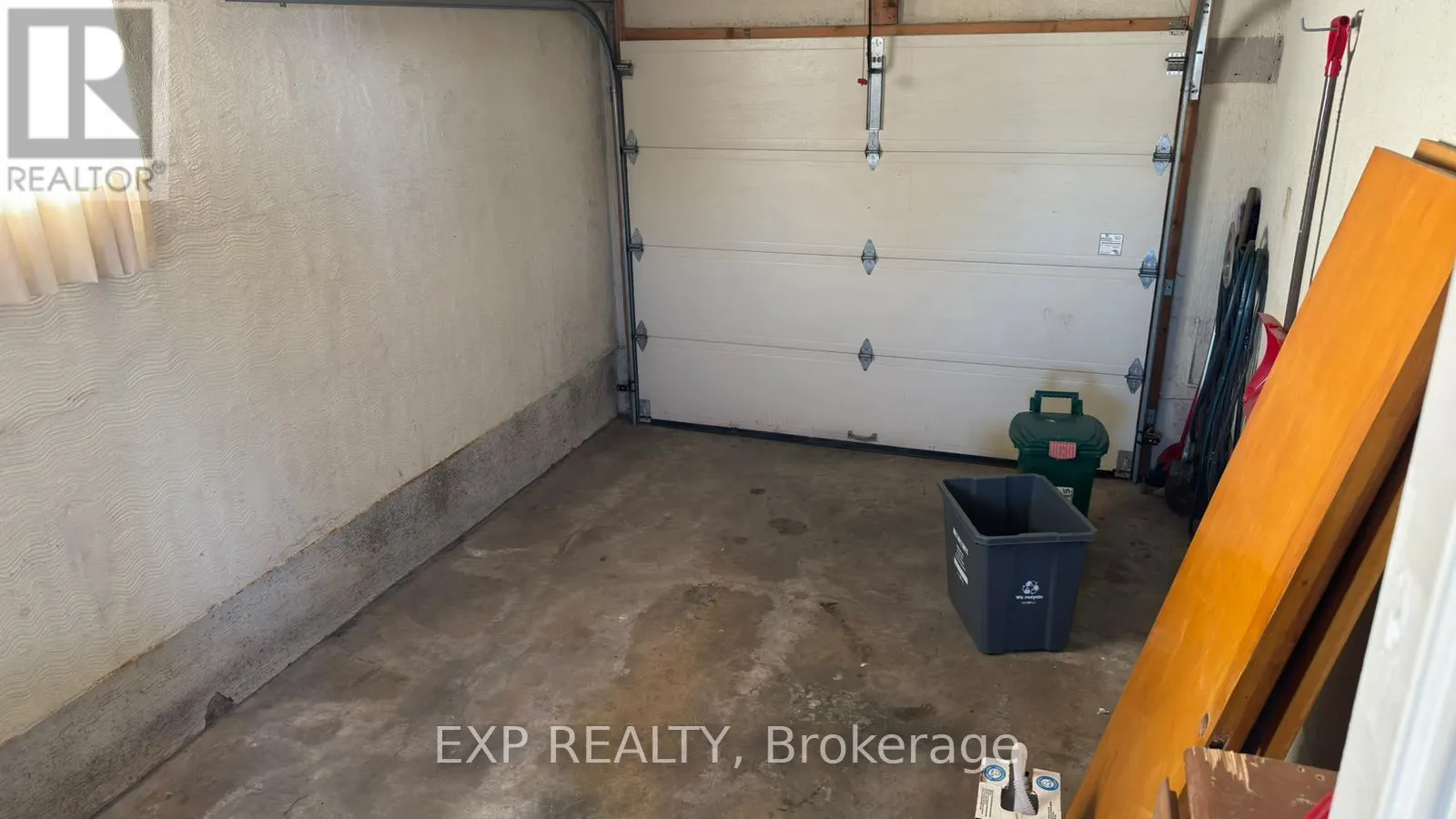 UPPER - 50 SUNNYLEA DRIVE, #Upper
