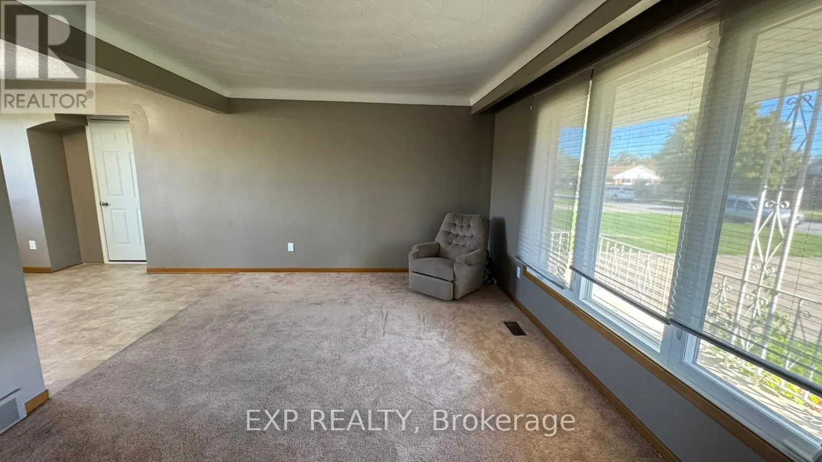 UPPER - 50 SUNNYLEA DRIVE, #Upper