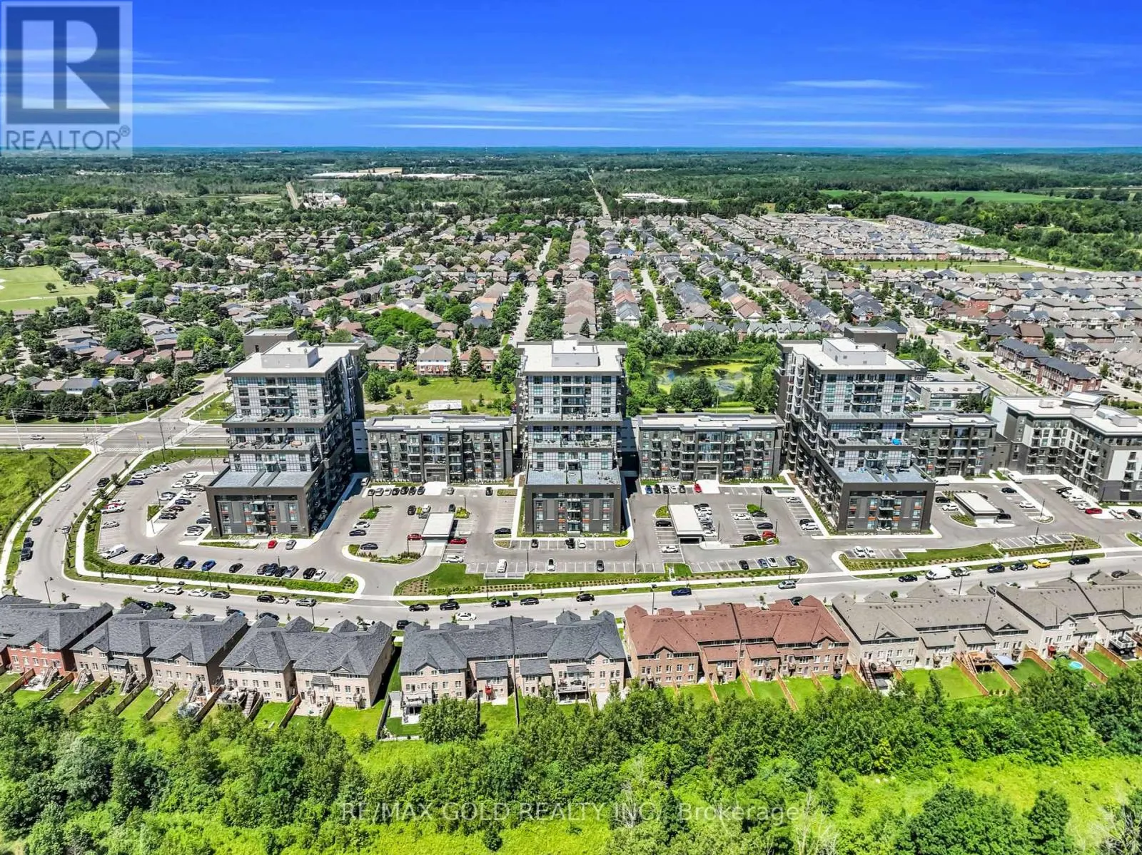 402 - 460 DUNDAS STREET E