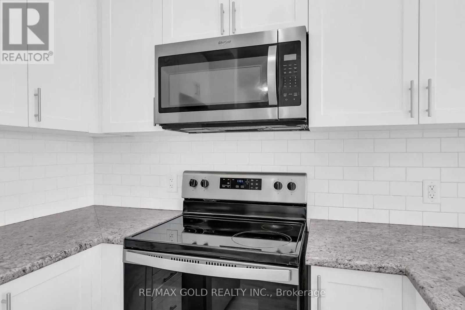 402 - 460 DUNDAS STREET E
