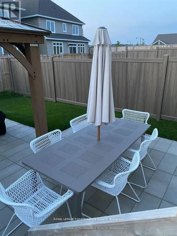 713 CAP DIAMANT WAY