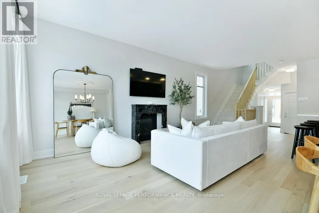 713 CAP DIAMANT WAY