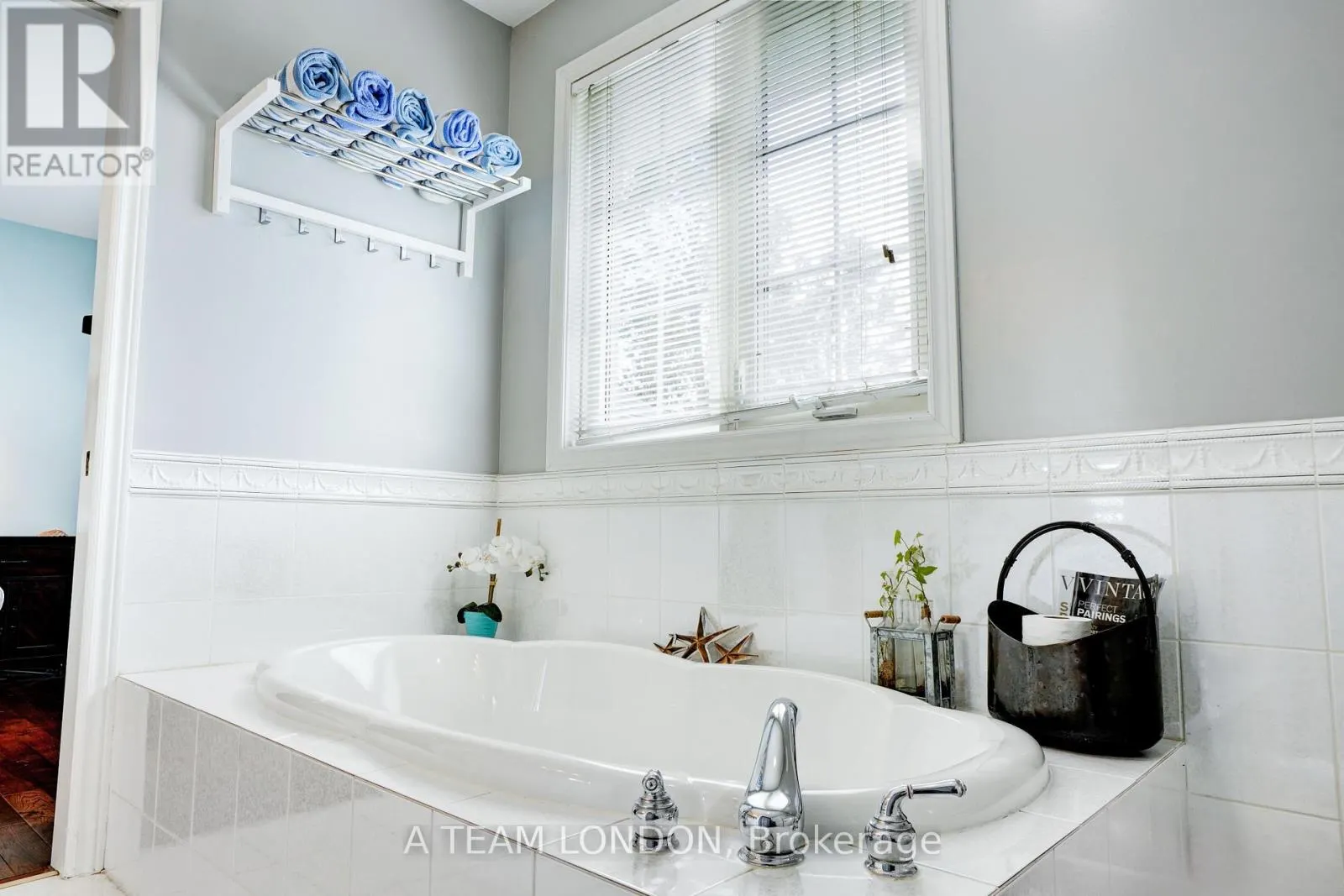 12 HUNTINGTON TERRACE