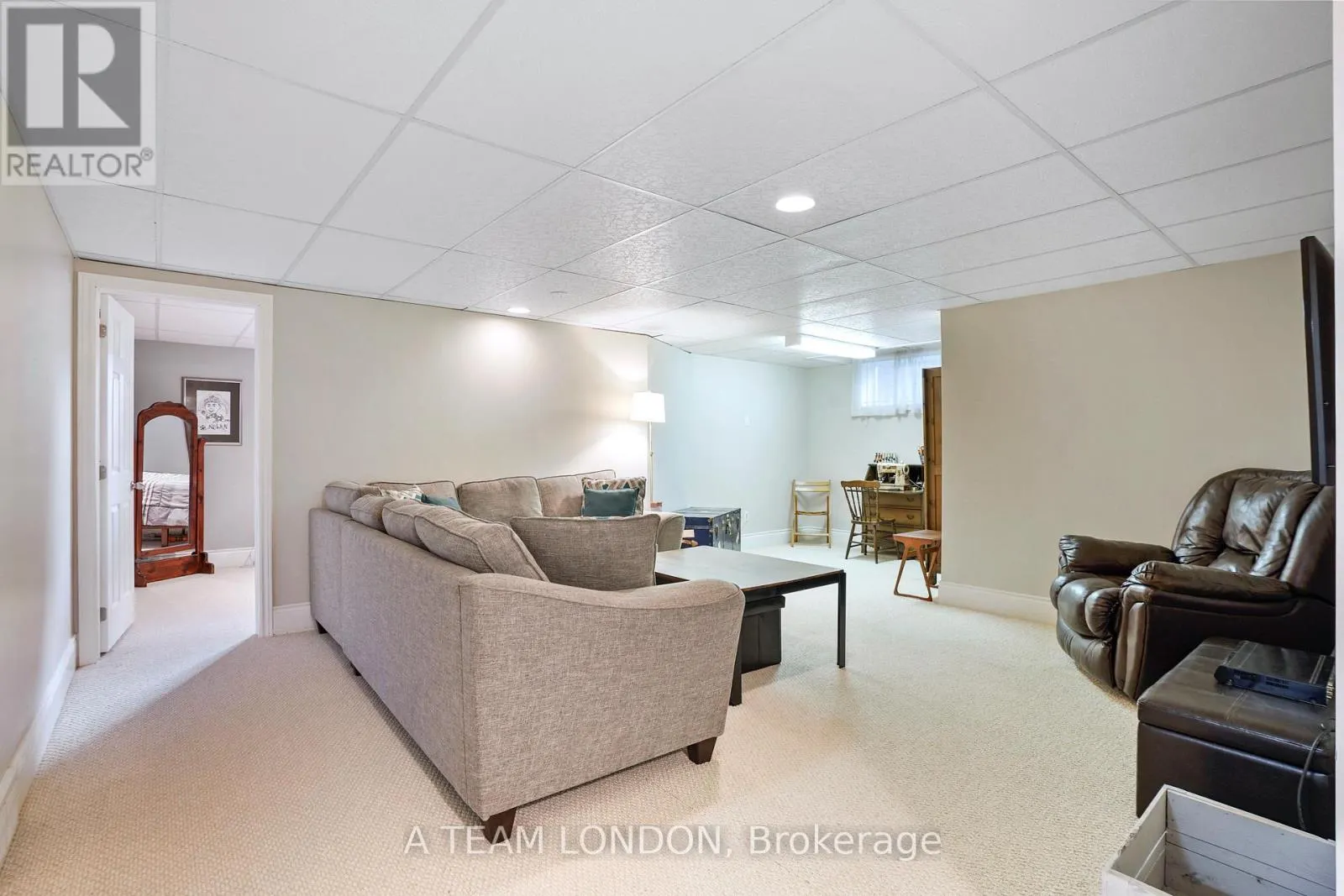 12 HUNTINGTON TERRACE