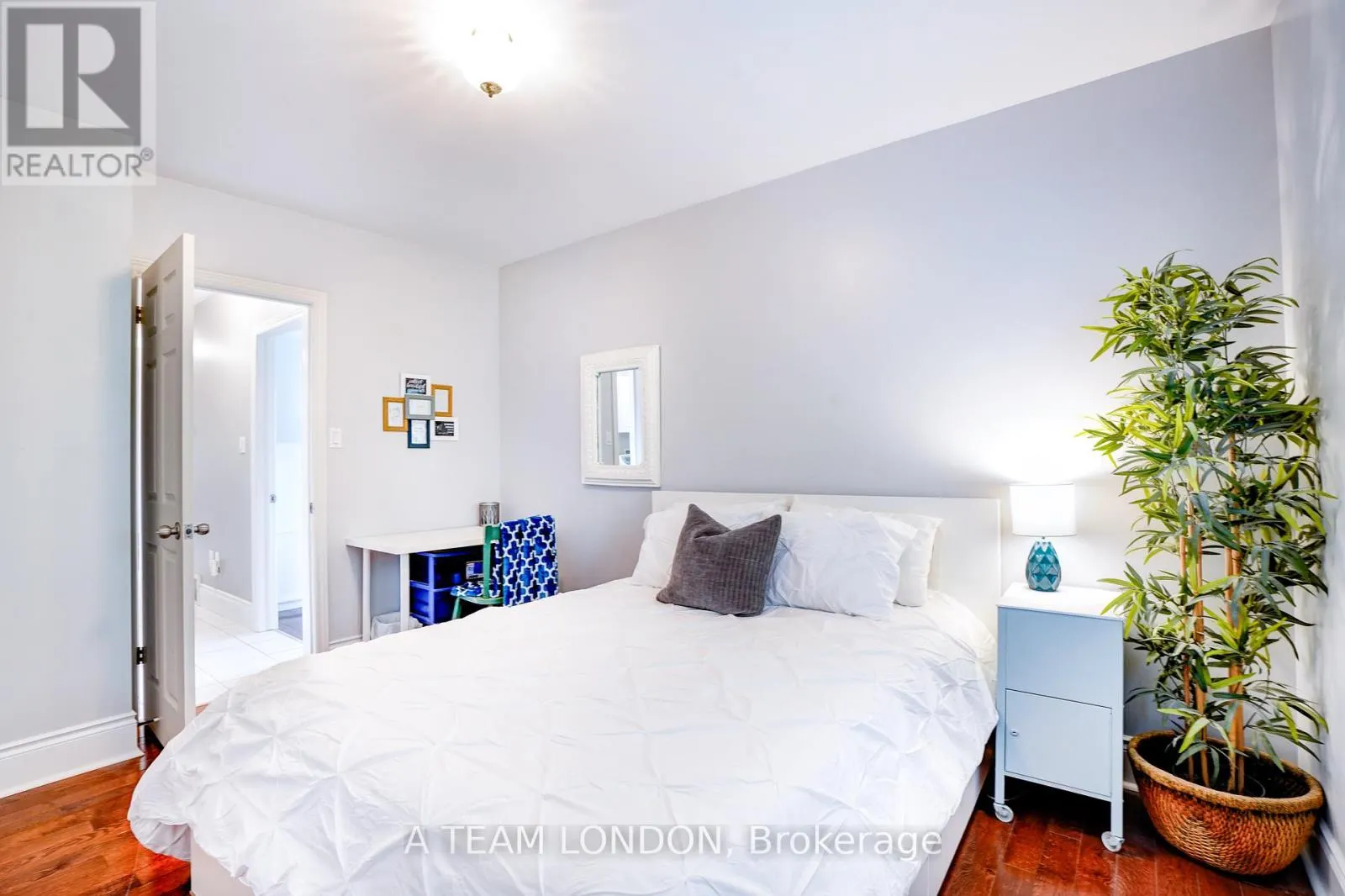 12 HUNTINGTON TERRACE