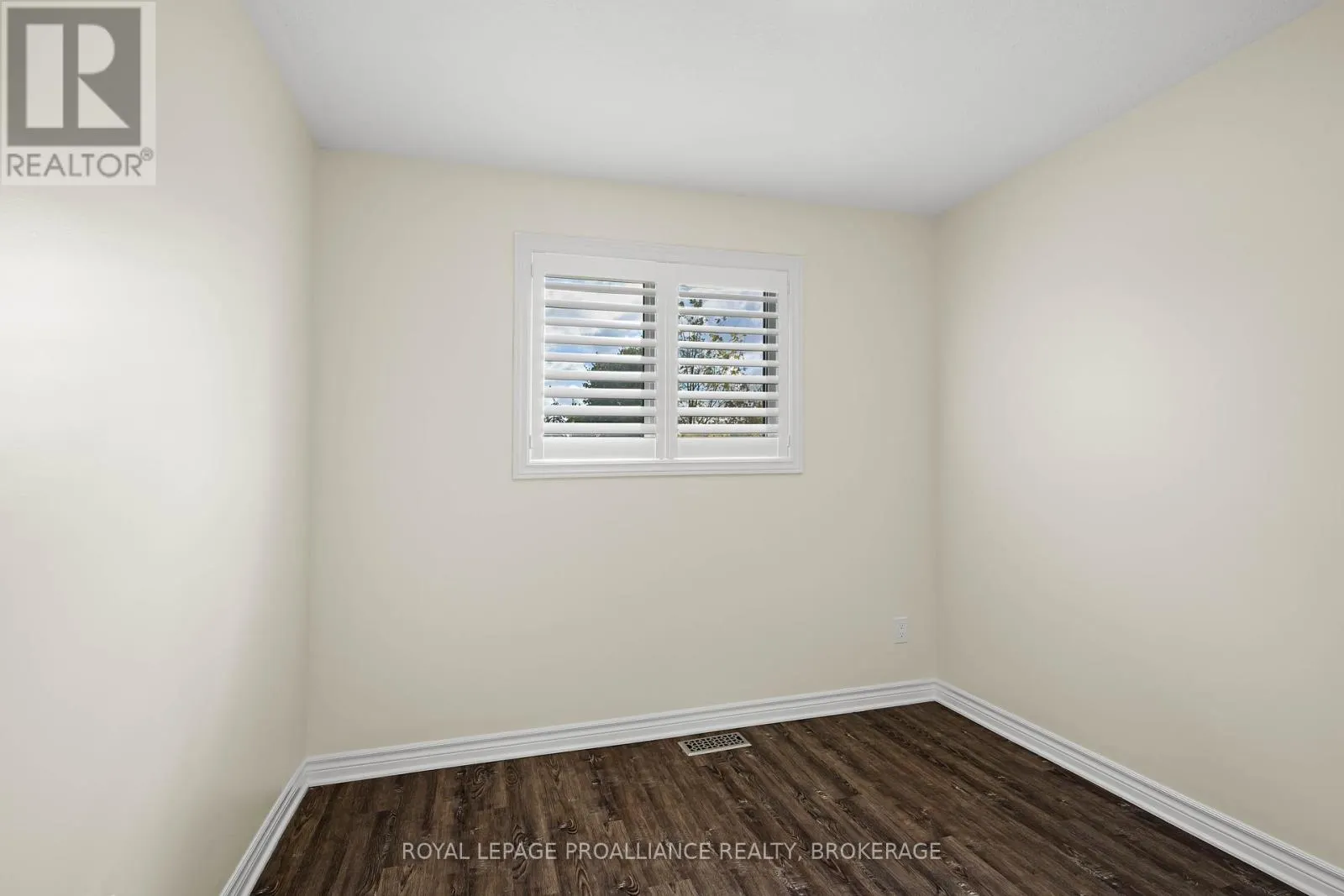 909 BLOSSOM STREET