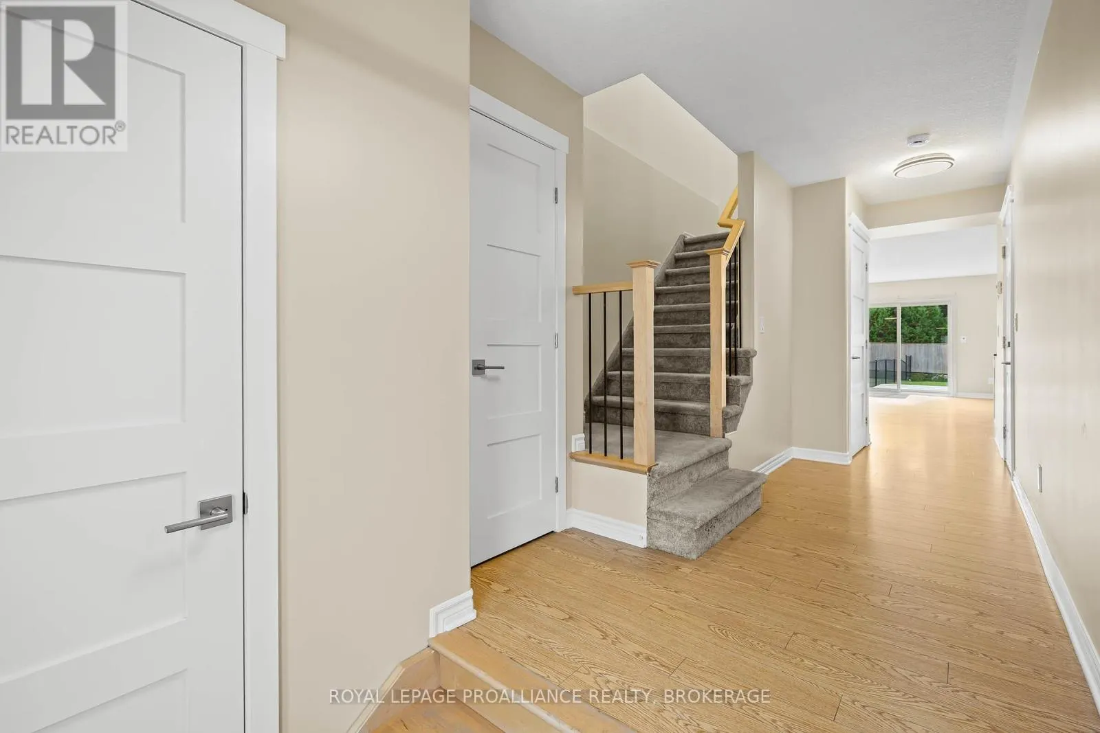 909 BLOSSOM STREET
