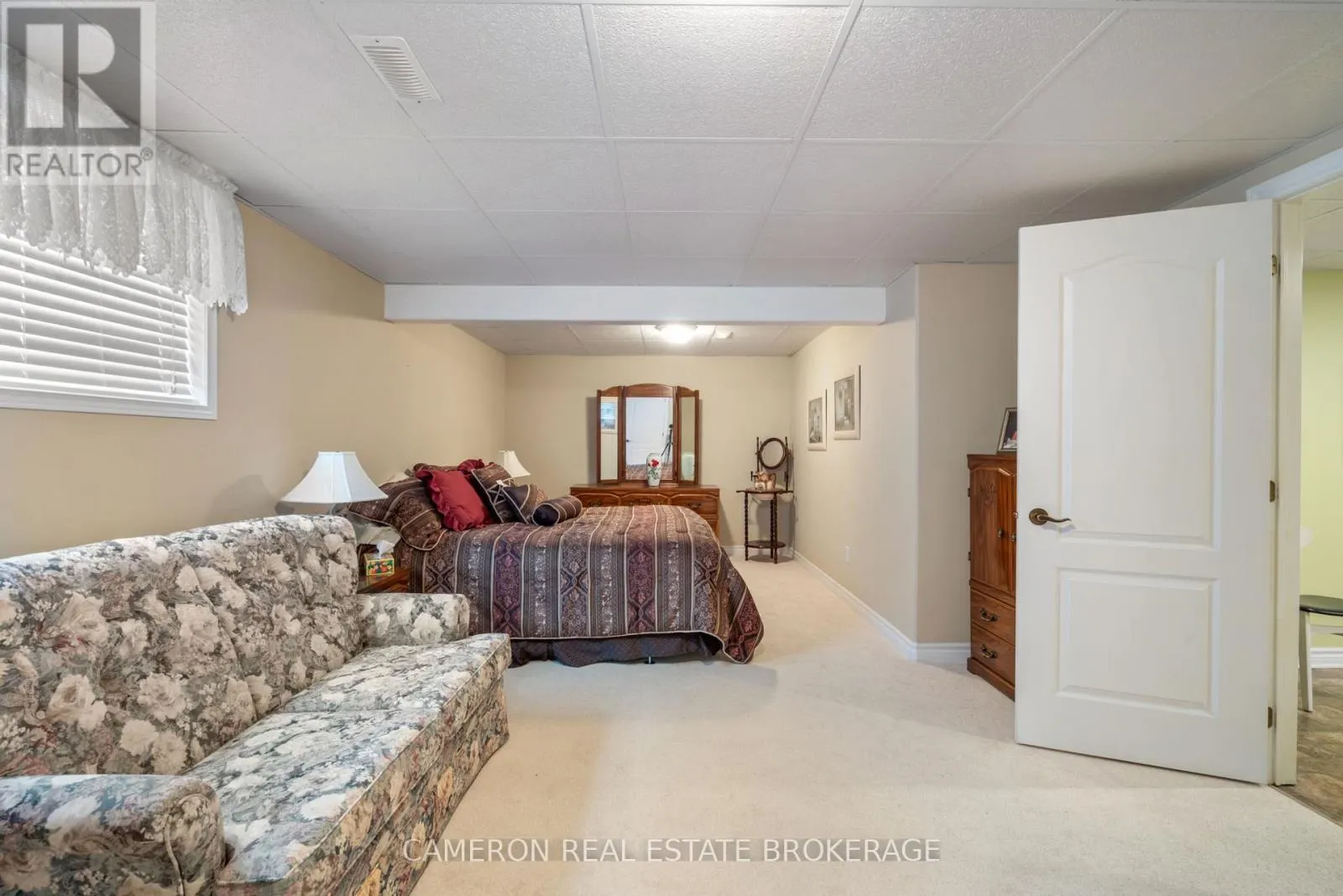 18105 FARLINGER DRIVE