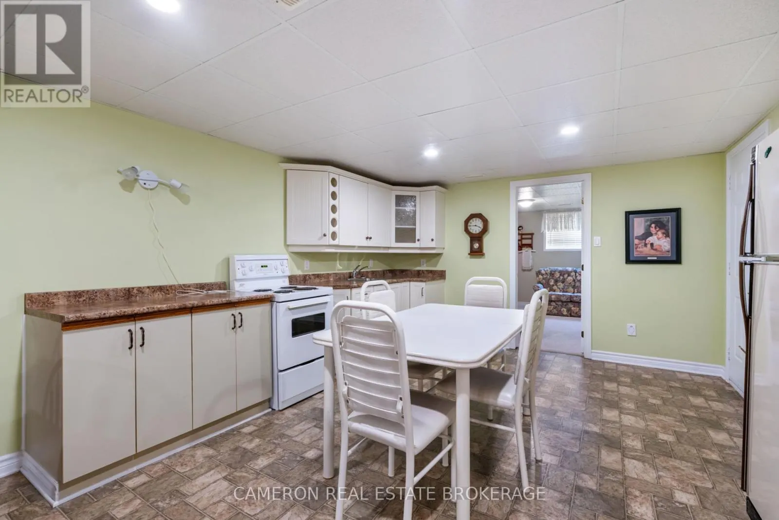 18105 FARLINGER DRIVE