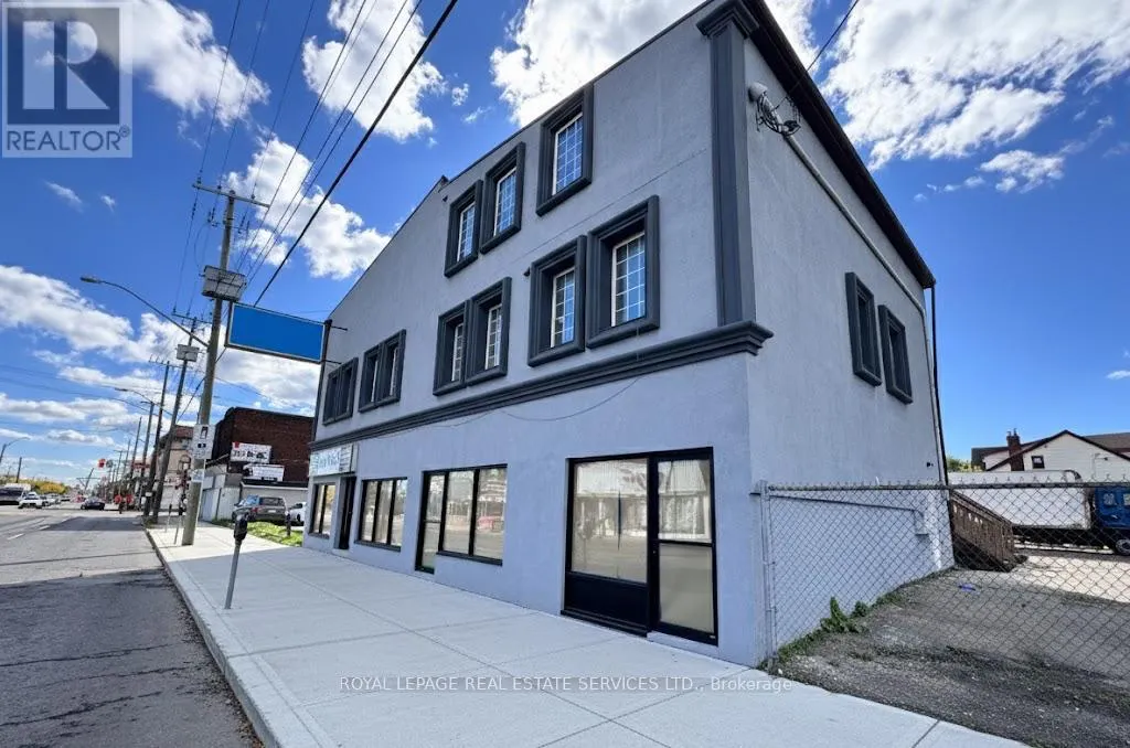1072 BARTON STREET E
